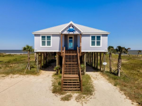 The Blue Crab - BAYFRONT! Private Pool - steps to the beach - kayaks and crab pots included! home